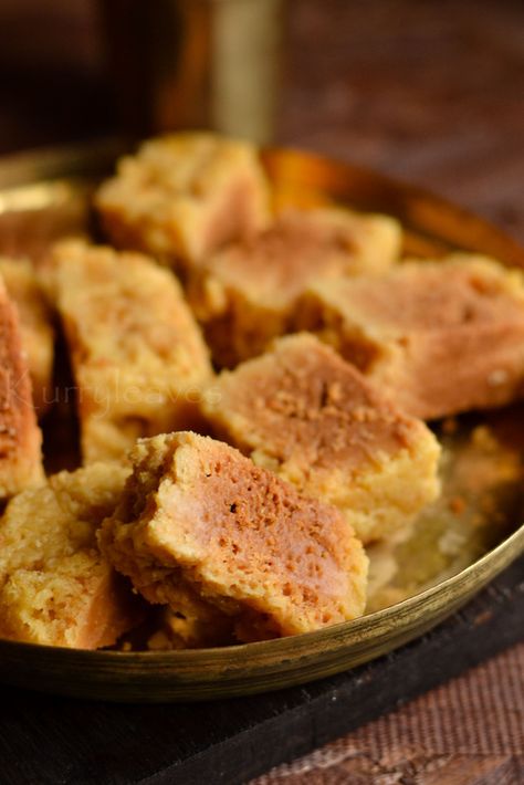 Mysore Pak Kerala Sweets, Indian Sweets Recipes, Mysore Pak, Indian Mithai, Pakistani Recipes, Diwali Food, Recipe Indian, Indian Dessert, Sweet Meat