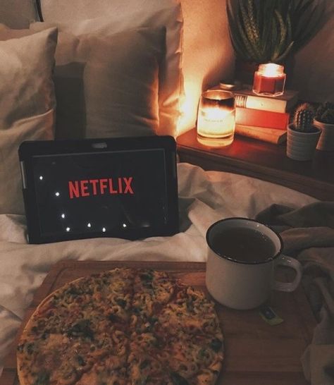 Pinterest: @aliciamarie888 Movie Night Photography, Movie Night Gift Basket, Netflix Time, Netflix Premium, Gadgets Electronics, Happiness Quotes, Begin Again, Evening Routine, Movies Aesthetic