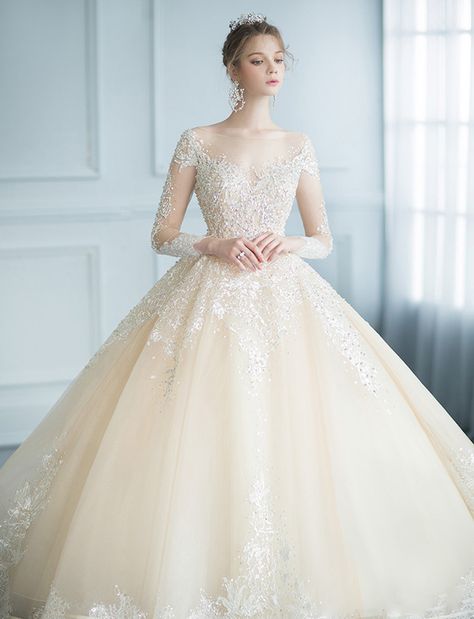 20 Modern Wedding Dresses With a Touch of Glam! - Praise Wedding Popular Wedding Dresses, Country Wedding Dresses, Designer Wedding Gowns, Princess Wedding Dresses, Modern Wedding Dress, Wedding Dresses Romantic, Perfect Wedding Dress, Designer Wedding, Wedding Dress Inspiration