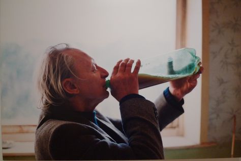 By Richard Billingham, from his work; "Ray's a laugh"  ©Richard Billingham Richard Billingham, Space Photography, Photography Themes, History Of Photography, Famous Photographers, Family Album, My Cousin, Human Condition, We Are Family