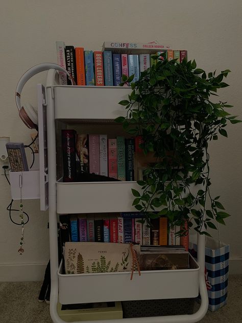 Book utility cart, with cds. Book Shelf Cart, Book Cart Decor Ideas, Ikea Book Cart, Ikea Cart Aesthetic, Uni Dorm Room Decor, Tbr Cart, Book Carts Aesthetic, Ikea Book, Uni Dorm