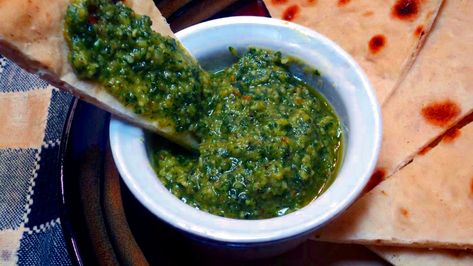 Brand name pesto has too much sodium. Try this low sodium homemade pesto! With just a few ingredients it is cheap and easy to make your own. In 15 minutes! Low Sodium Meals, Healthy Heart Recipes, Low Sodium Cheese, Pesto Uses, Low Sodium Recipes Heart, Heart Recipes, Creamy Garlic Sauce, Eat Beef, Small Food Processor