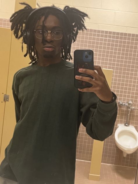 Masc Natural Hairstyles, Men With Pigtails, Pigtail Dreads, Goth Hairstyles Men, Dreads In A Bun Men, Dreadlock Ponytail, Dredlocs Style Men, Loc Mullet, Pigtail Locs Men