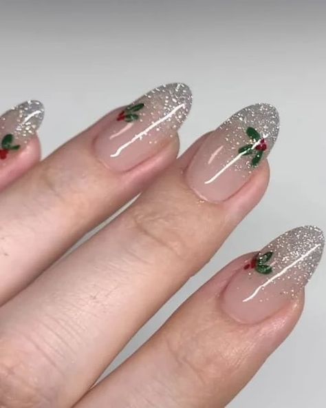 Xmas Ombre Nails, Christmas Ombré Nails, Mistletoe Nail Art, Ombre Christmas Nails, Mistletoe Nails, Holiday Nail Inspo, Cruise Nails, Festive Nail Designs, Christmas Cruises