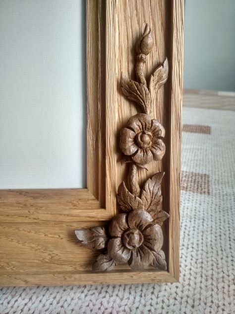 Wood Carving, photoframe, hand carving Wood Carved Picture Frames, Single Photo Frame Design, Single Photo Frame, Wood Carving Furniture, Single Door Design, Wood Carving For Beginners, Handmade Photo Frames, Wood Jewelery, Natural Wood Furniture