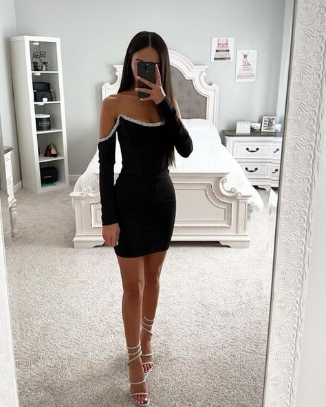 ShopDDMine.com on Instagram: "This Dress 😍✨ Tap to shop 👗" Aesthetic Dresses Formal, Classy Prom Dresses Elegant, Short Teen Dresses, Classy Short Dresses, Fancy Short Dresses, 2023 Prom, Body Con Dress Outfit, Teen Dress, Classy Prom Dresses