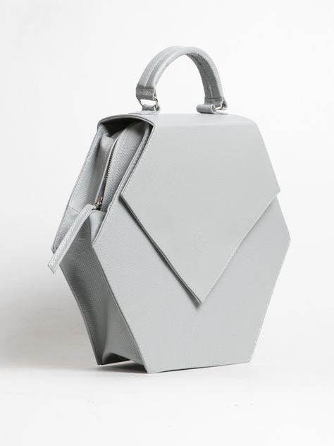 Audrey Grey Bag by Nina Hauzer | Architect's Fashion Hexagon Bag, Bag Obsession, Handbags Luxury, Grey Bag, Handbag Heaven, Beautiful Clothes, Clutch Bags, Luxury Sunglasses, Gorgeous Bags