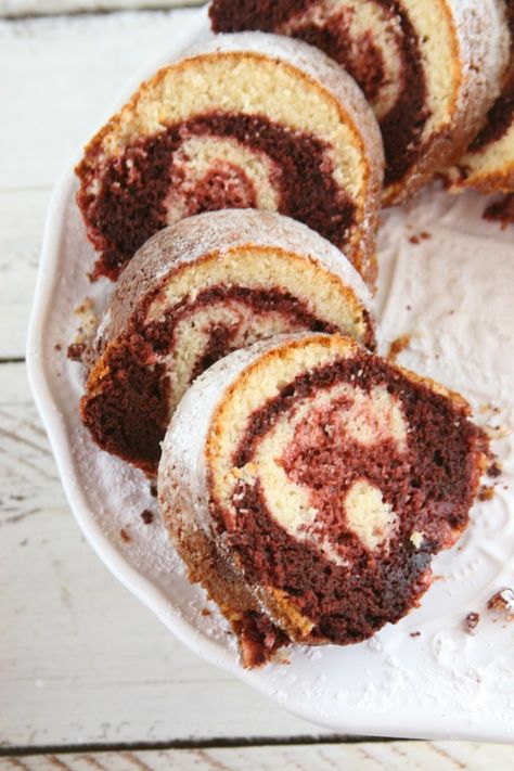 red velvet marble cake Red Velvet Marble Cake, Easy Red Velvet Cake, Red Velvet Bundt, Red Velvet Bundt Cake, Lemon And Coconut Cake, Red Velvet Recipes, Marble Cake Recipes, Red Velvet Cake Recipe, Swirl Cake