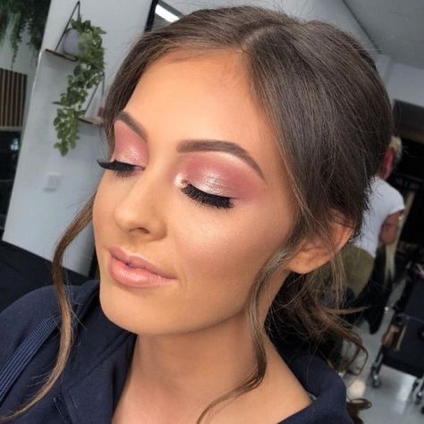 Deb Makeup, Bridal Makeup For Brown Eyes, Rosa Make-up, Pink Eye Makeup Looks, Make Up Diy, Rose Gold Eye Makeup, Make Up Gold, Alat Makeup, Gold Eye Makeup