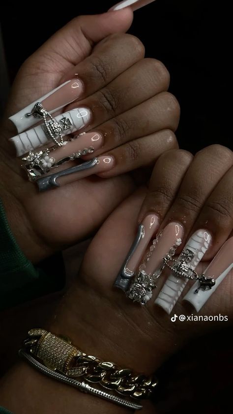 Extra Baddie Nails, Bougie Nails, 18th Ideas, Nail Designs Bling, Bad And Bougie, Feather Nails, Dump Ideas, Baddie Nails, Cute Nail Art Designs