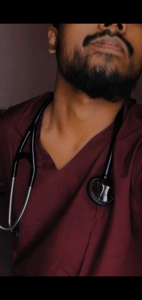 Neurosurgeon Aesthetic Male, Doctor Poses, Doctor Inspiration, Doctor Photo, Internal Medicine Doctor, Student Doctor, Mixed Guys, Male Doctor, Man Portrait