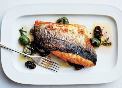 Crispy-Skinned Fish Recipe - Bon Appétit Branzino Recipe, Baked Trout, Trout Recipes, Pan Seared Salmon, Seared Salmon, How To Cook Fish, Fish Fillet, Pan Seared, Fried Fish