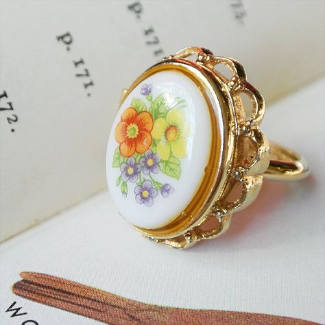 Vintage cameo jewelry