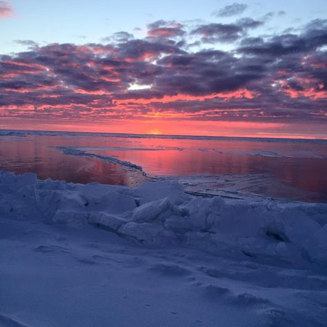 Icy beauty above the Arctic Circle ... Point Hope, Alaska Hope Alaska, North To Alaska, See The Northern Lights, Tommy Lee, Alaska Travel, Arctic Fox, Arctic Circle, Magical Places, Places Around The World