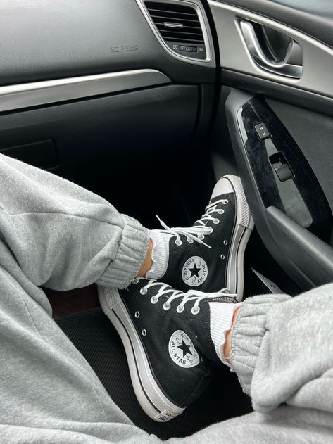 Converse Socks, Knee High Converse, All Star Platform, Converse Aesthetic, Cute Converse, Converse Chucks, Converse Platform, Sneakers And Socks, All Star Shoes