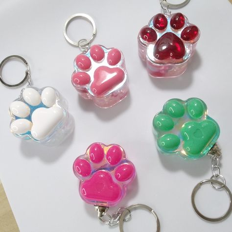 Mouse Wallpaper, Keychain Craft, Dog Keychain, Mickey Mouse Wallpaper, Wristlet Keychain, Key Chains, Resin Crafts, Resin Art, Paw Print