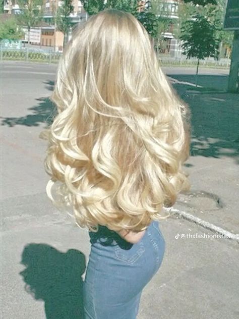 Blonde Hair Inspiration, Hair Stylies, Long Blonde, Long Blonde Hair, Beautiful Long Hair, Hair Inspo Color, American Beauty, Aesthetic Hair, Big Hair