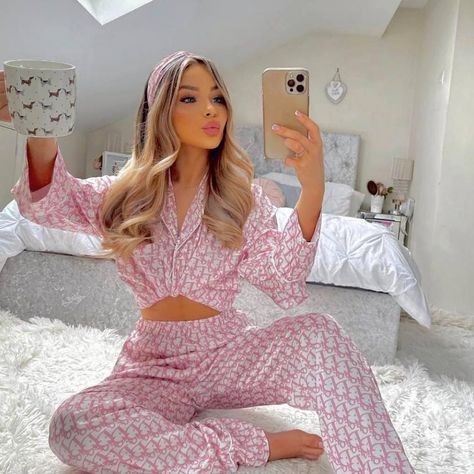 Angelic shop💗🍭 on Instagram: “Material gurlll loungewear 🌸💐💞💍 Few pcs left!! BE FAST!! #dior #louisvuitton #loungewear #pyjama” Dior Pajamas, Bachelorette Pajamas, Pyjamas Summer, Wedding Pajamas, Pyjamas Silk, Pyjamas Christmas, Summer Pyjamas, Dior Women, Bridesmaid Pyjamas