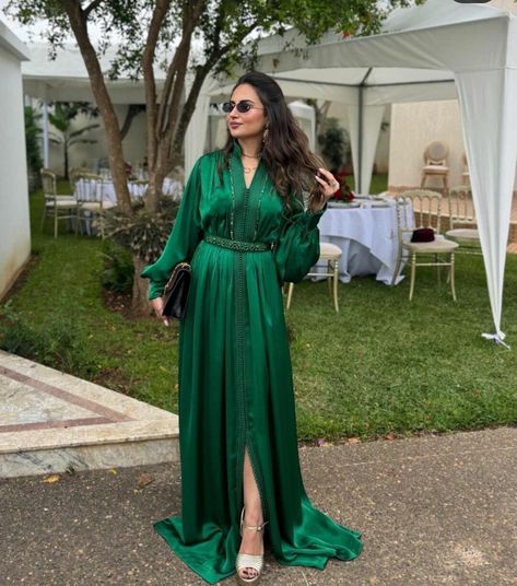 Fancy Green Dress, Luxury Kaftan, Moroccan Green, Daily Dresses, Long Green Dress, Kaftan Abaya, Kimono Outfit, Dress Luxury, Hijabi Fashion Casual