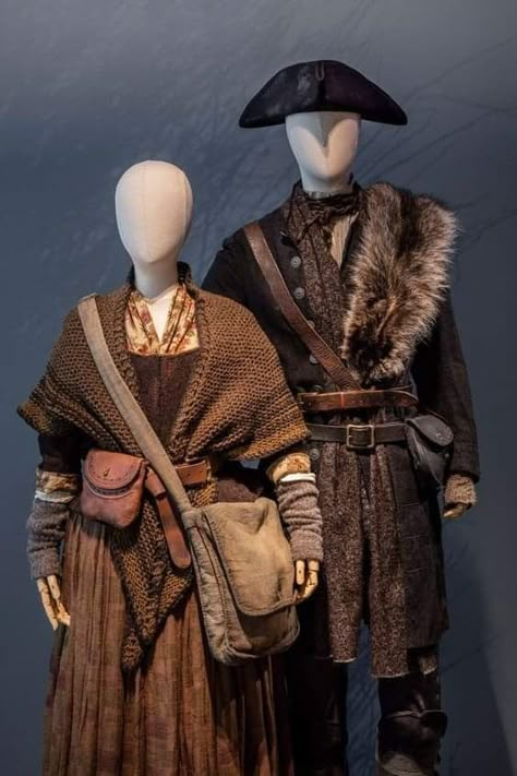 Terry Dresbach, Outlander Costumes, Mode Steampunk, Medieval Costumes, Fest Outfits, Fantasy Clothes, Fantasy Outfits, Clothing Reference, Clothes Reference