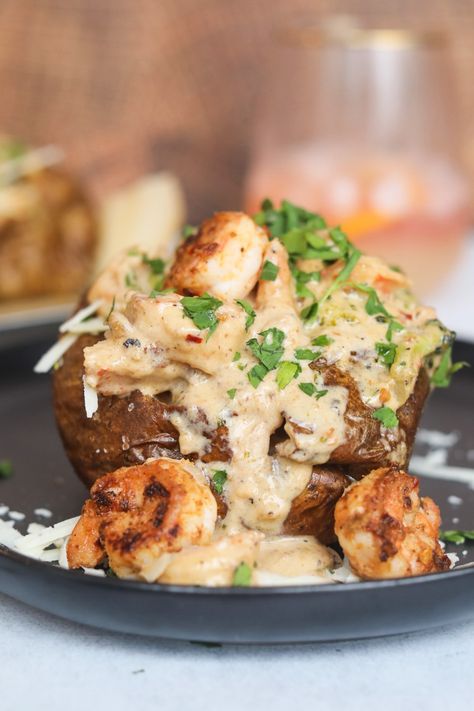 Alfredo Baked Potato, Potato Recipes Bbq, Shrimp Baked Potato Recipe, Loaded Shrimp Baked Potato, Stuffed Potato Recipes, Shrimp Baked Potato, Creamy Cajun Sauce, Chili Baked Potato, Cajun Cream Sauce