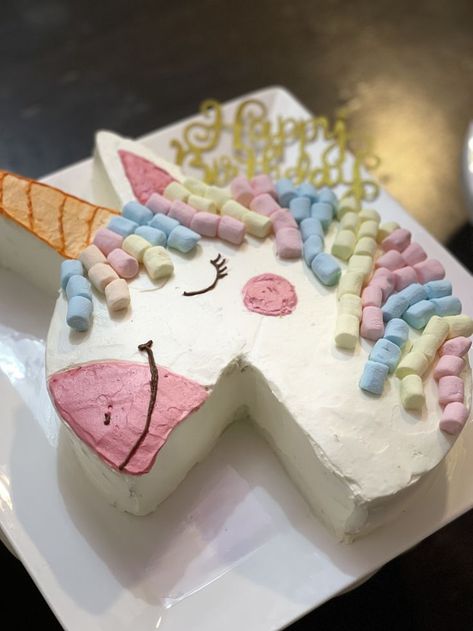 Birthday Cake For Kids, Magical Cake, Cake For Kids, Tårta Design, Unicorn Birthday Cake, Beautiful Unicorn, Kids Party Food, Unicorn Cake, Fun Kids Food