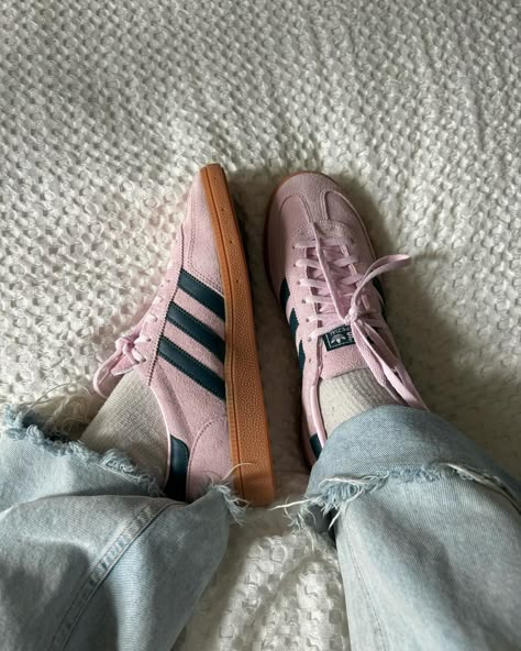 New shoe day!! 🌷👟 . . . Pinterest aesthetic, cute spring outfit, sambas outfit, adidas sambas, IG ideas, pink aesthetic, spring outfit 2024, Pinterest girl Adidas Samba Pink Outfit, Adidas Sambas Pink, Pink Sambas Adidas, Pink Shoes Aesthetic, Adidas Samba Pink, Sambas Pink, Pink Sambas, Pink Shoes Outfit, Sambas Outfit