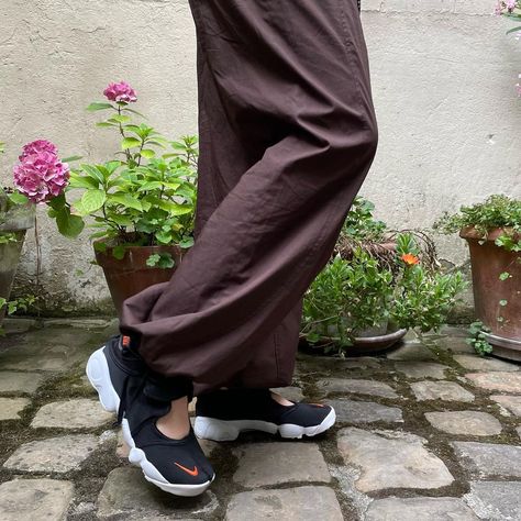 Nitty Gritty® Women on Instagram: “Annie in the Kerne.Milk Dawn trackpants and the Nike Air Rifts” Nike Air Rift, Nitty Gritty, July 1, Summer Shoes, Track Pants, Nike Air, Fashion Inspo, Milk, Nike