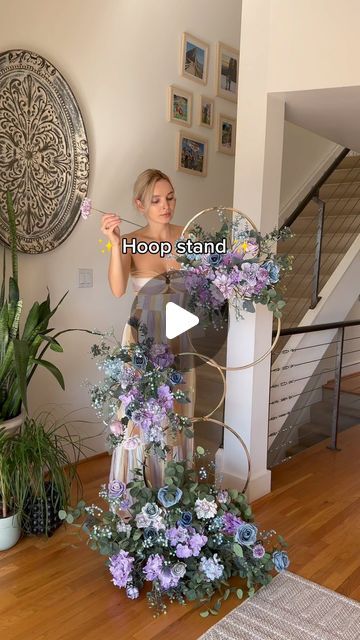 @katty_ferretti on Instagram: "Link is in the bio! Look for the ‘Hoop stand’ folder🫶" Diy Flower Stand Display, Wedding Decorations Diy Centerpiece, Diy Floral Wreath, Creative Flower Arrangements, Wedding Centerpieces Diy, Giant Paper Flowers, Floral Hoops, Floral Backdrop, Paper Flower Tutorial