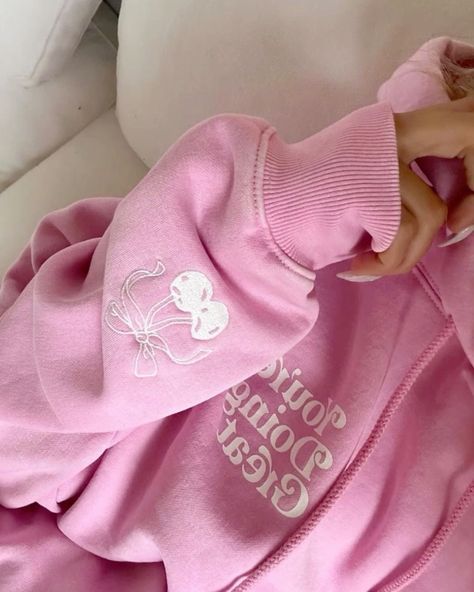 Pink Hoodie Aesthetic, Girly Hoodie, Cherry Hoodie, Aesthetic Hoodies, Pink Sweat, Pink Lifestyle, Preppy Sweater, Fits Aesthetic, Trendy Hoodies