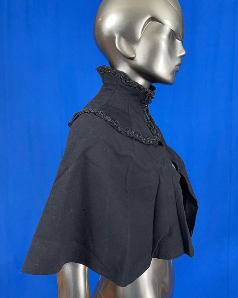 Short Cloak, High Neck Collar, Beaded Trim, Neck Collar, Victorian Era, Cloak, Black Wool, Gothic Fashion, Victorian Fashion