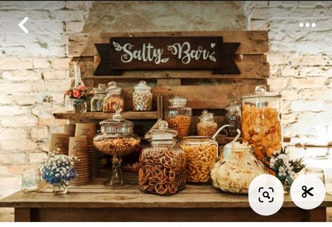 Rustic Wedding Snack Table, Bar Snacks Wedding, Salty Table Party Ideas, Salty Bar Wedding Snacks, Salty Snack Bar Wedding, Wedding Dry Snack Bar, Wedding Meal Alternatives, Chips Bar Wedding, Boho Wedding Snack Table