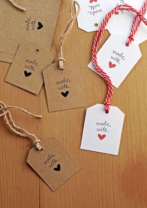 8 DIY Gift Tags – Indie Crafts Lilin Aroma, Christmas Gift Tags Diy, Tags Diy, Gift Tags Diy, Handmade Gift Tags, Navidad Diy, Diy Tags, Gift Tags Printable, Christmas Tags