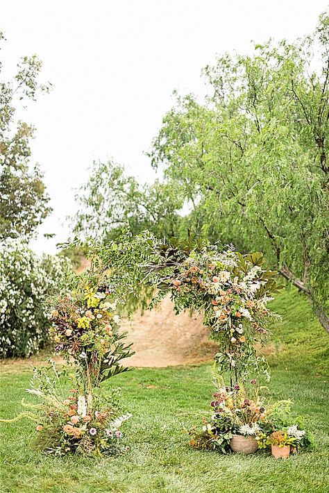 This floral floral arch could be a lovely choice to complete your ceremony. Save that beautiful wedding arch onto your wedding planning board.##flowerarchinspo #bridalideas #romanticinspo. Bridal Arch, Wedding Planning Board, Bridal Party Attire, Planning Board, Wedding Arches, Breathtaking Wedding, Floral Arch, Timeless Wedding, Diy Wedding Decorations