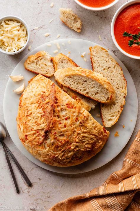 Asiago-Crusted Skillet Bread (No Knead) Asiago Bread Recipe, Asiago Bagels, Vegetarian Pumpkin Chili, Asiago Bread, Bread No Knead, Homemade Yeast, Honey Oat Bread, Skillet Bread, Bread Banana