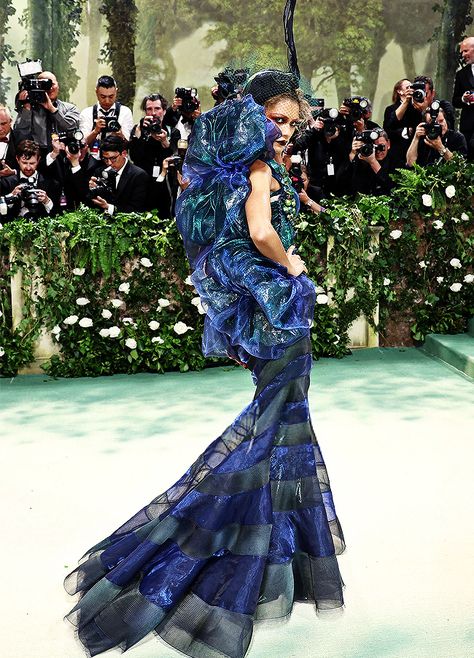 Zendaya - The 2024 Met Gala: 'Sleeping Beauties: Reawakening Fashion' May 6, 2024 Sleeping Beauties Awakening Fashion Met Gala, Sleeping Beauties Reawakening Fashion Met Gala, Reawakening Fashion, Zendaya Met Gala, Fashion Met Gala, Wedding Trends 2024, Celebrity Magazines, Vogue Style, Trends 2024