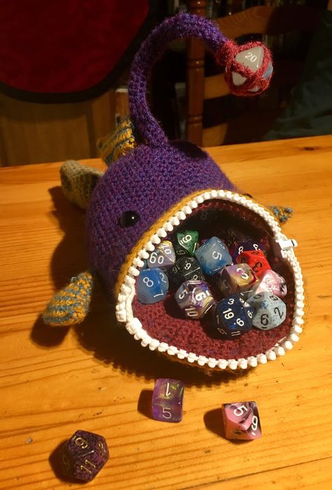 Weird Crochet, Plush Ideas, Crochet Creatures, Dice Collection, Start Crocheting, Mother Dearest, Fair Outfits, Crochet Geek, Astuces Diy