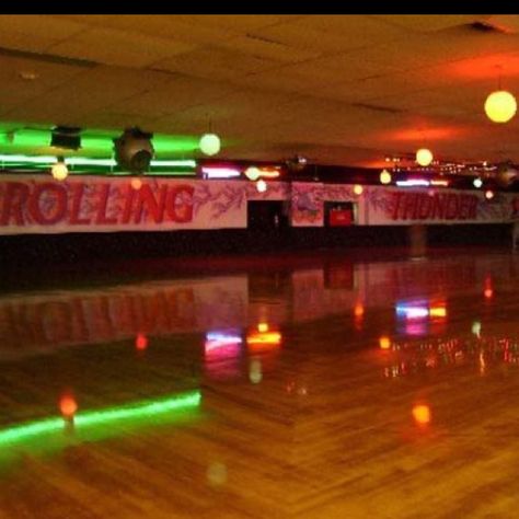 Roller skating rinks... Outer Limits was so cool :). Loved that place lol Roller Skating Rink, Roller Rink, Skating Rink, Corset Waist, Classic Television, Waist Training Corset, Oldies But Goodies, I Remember When, Waist Training