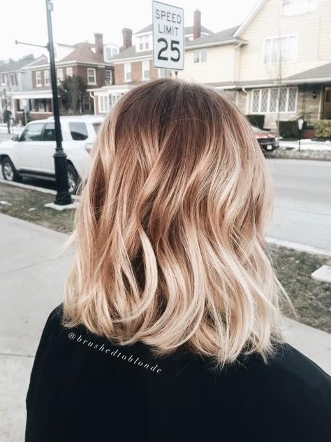 Light blonde long bob Blonde Ombré, Blond Ombre, Blond Balayage, Ombre Hair Blonde, Balayage Blonde, Ombré Hair, Hair 2018, Short Straight Hair, Brown Blonde Hair