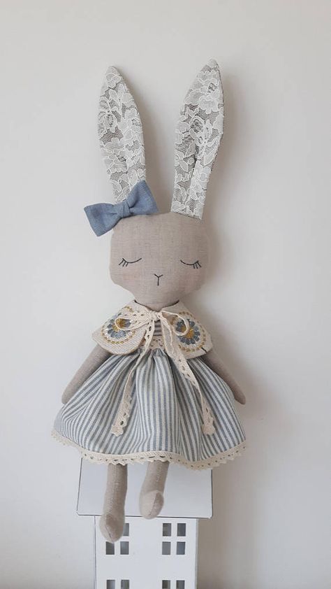 Trendy Sewing Projects, Easter Bunny Plush, Heirloom Doll, Rabbit Dolls, Fabric Toys, Floppy Ears, Sewing Projects For Kids, Bunny Doll, Baby Projects