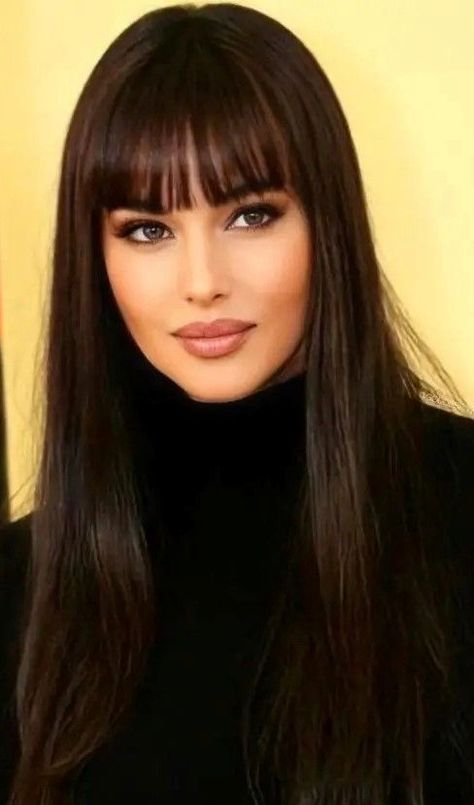 Brown Hair And Bangs, Italian Beauty, Long Brown Hair, Long Hair With Bangs, Trendy Haircuts, Trending Haircuts, Monica Bellucci, 인물 사진, Hairstyles With Bangs