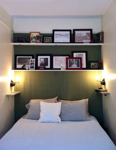 these shelves draw your eye up and make this room look bigger. imagine it without the shelves.. mugh Apartment Therapy Small Spaces, Bedroom Wall Decor Above Bed, Small Space Bedroom, Small Bedroom Designs, Single Bedroom, Small Room Design, Trendy Bedroom, Tiny Bedroom, Extra Rooms