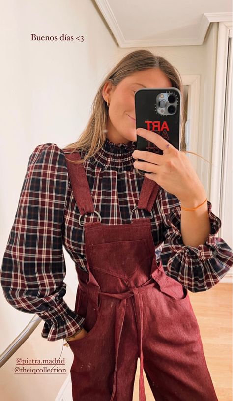 Burgundy Overalls Outfit, Winter Fashion Outfits 2024, Plaid Overalls, Overalls Outfit, Fashion And Beauty Tips, Transition Outfits, Androgynous Fashion, Looks Chic, Work Attire