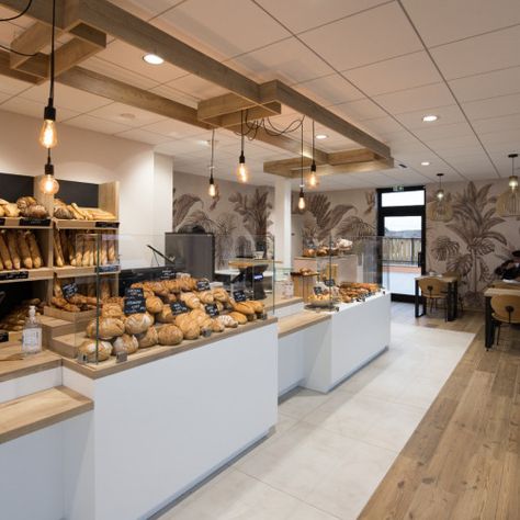 Bakery Shop Interior, Boutique Patisserie, Patisserie Design, Bakery Store, Bakery Design Interior, Bread Shop, City Decor, French Bakery, Cafe Bistro