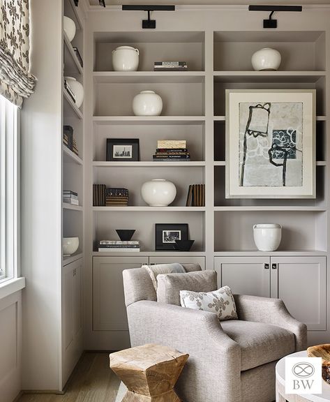 House Tour: Beth Webb Designed Lake House Part 1 - Design Chic Shelf Styling Living Room, Styling Living Room, Beth Webb, Billy Ikea, Fresh Farmhouse, Georgia Homes, Book Shelves, Shelf Styling, Home Library