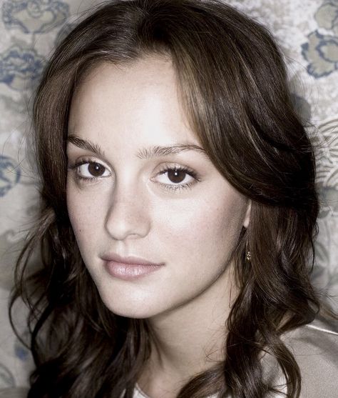 Estilo Blair Waldorf, Dyed Hair Inspiration, Doe Eyes, Serena Van Der Woodsen, Brown Eyed Girls, Leighton Meester, Blair Waldorf, Queen B, Miss Dior