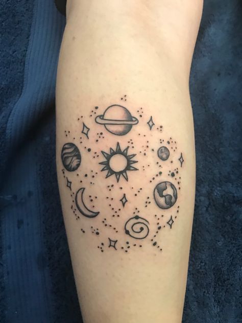 Outer space solar system black outline tattoo Space Outline Tattoo, Small Solar System Tattoo, Space Thigh Tattoo, Outer Space Tattoo Ideas, Space Stars Tattoo, Space Patchwork Tattoo, Space Flash Tattoo, Stars And Planets Tattoo, Tattoo Ideas Space