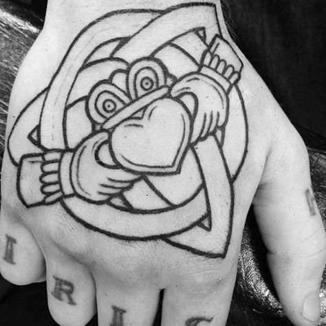 Claddagh Ring Tattoo, Irish Claddagh Tattoo, Linework Design, Tattoos Celtic, Claddagh Tattoo, Celtic Tattoos For Men, Leo Tattoo, Deep Images, Shamrock Tattoos