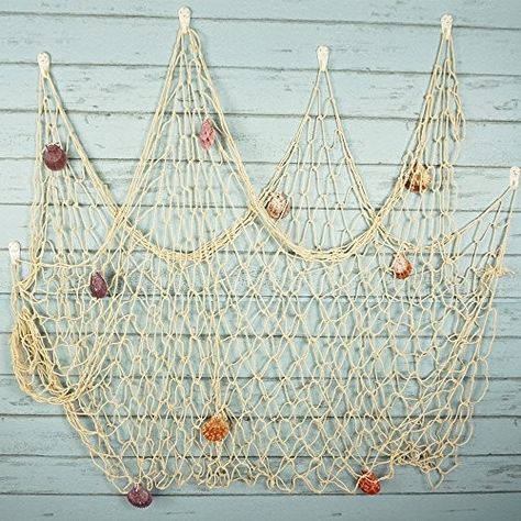 18 of the best Seashell Crafts * Moms and Crafters Decor With Seashells, Fishing Net Wall Decor, Fish Net Decor, Nautical Bathroom Design Ideas, Deco Marine, Nautical Bathroom Decor, Neon Decor, Nautical Bathrooms, Shell Decor