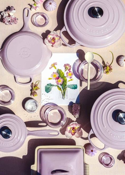 Purple Table Settings, Lavender Kitchen, Le Creuset Colors, Instagram Branding Design, Le Creuset Cookware, Pretty Kitchen, Eco Friendly Kitchen, Cute Kitchen, Cute Home Decor